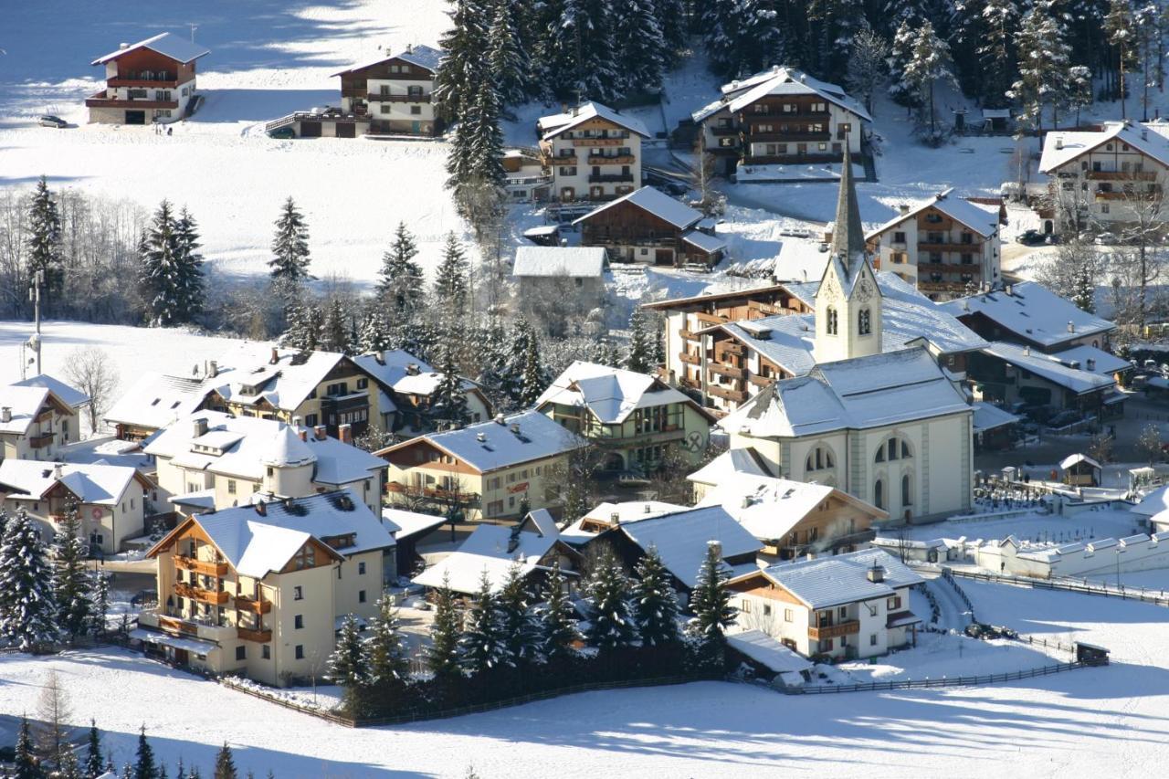 Hotel Chalet Corso San Vigilio Di Marebbe Exterior foto